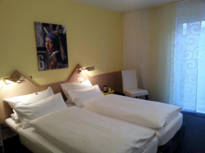 Отель Hotel Garni Sand  Тюбинген